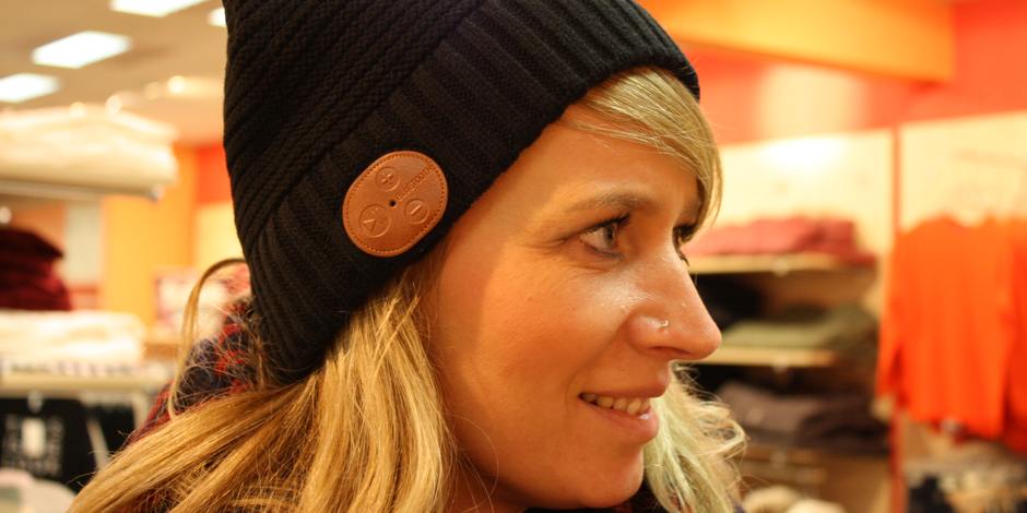 Mütze mit Bluetooth-Anschluss