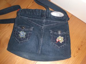 Jeans-Patchwork-Tasche einer Kundin